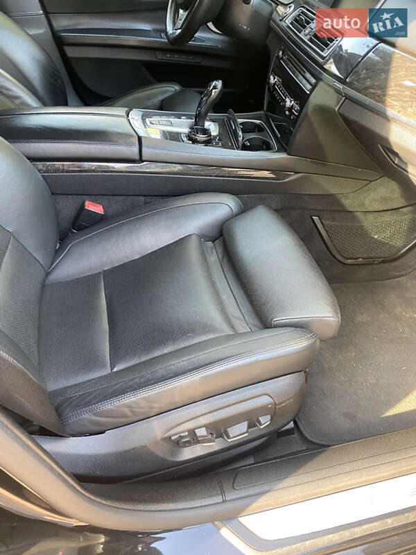 Седан BMW 7 Series 2014 в Днепре