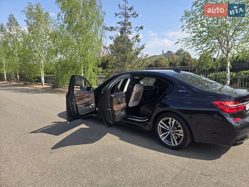 Седан BMW 7 Series 2016 в Киеве фото 18 Седан BMW 7 Series 2016 в Киеве