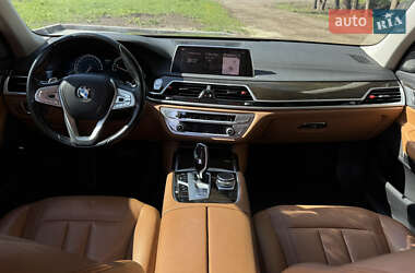 Седан BMW 7 Series 2018 в 