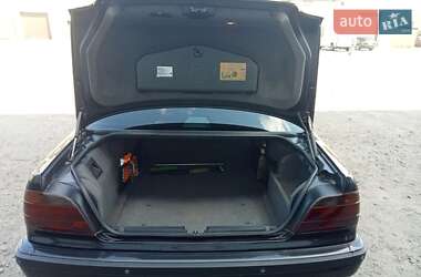 Седан BMW 7 Series 2001 в 