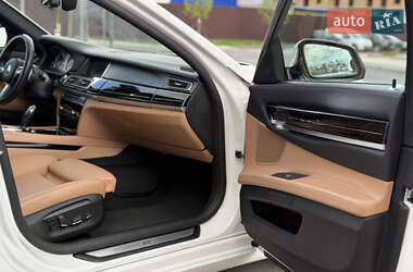 Седан BMW 7 Series 2013 в 