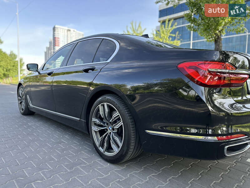Седан BMW 7 Series 2016 в Киеве
