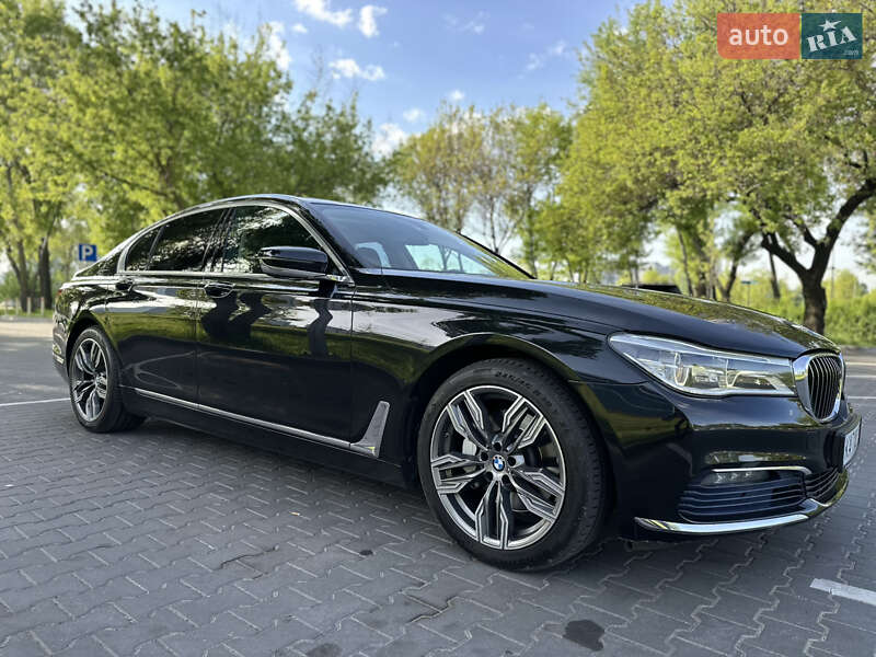 Седан BMW 7 Series 2016 в Киеве