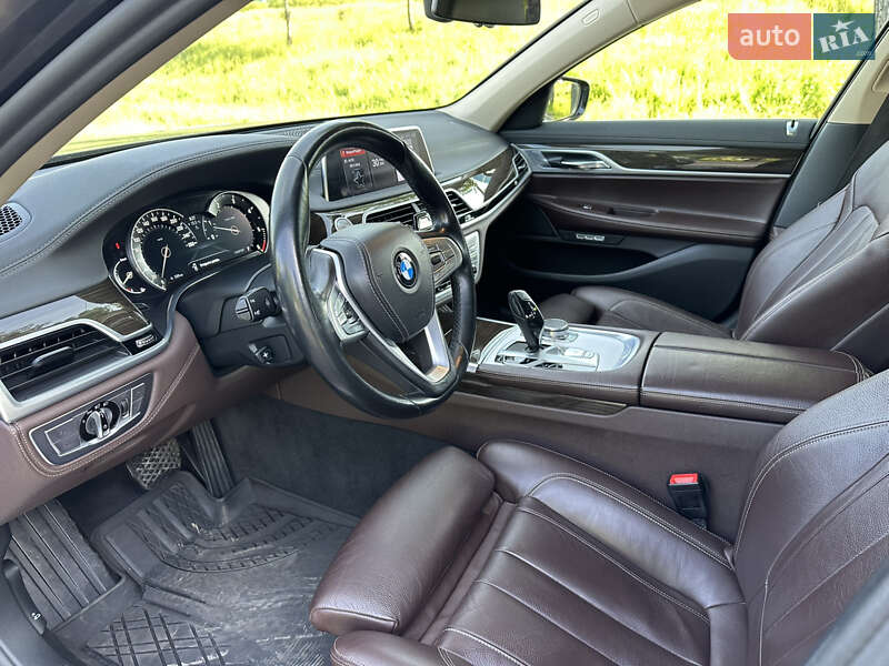Седан BMW 7 Series 2016 в Киеве