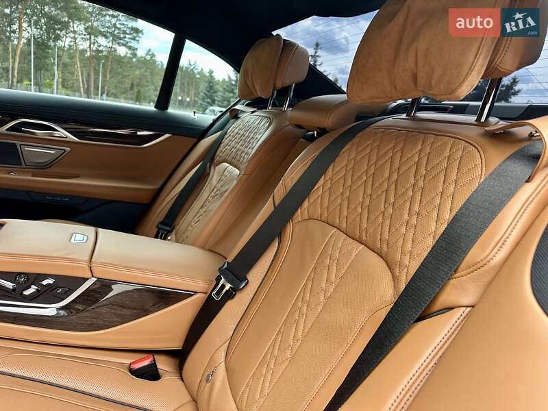 Седан BMW 7 Series 2022 в Києві