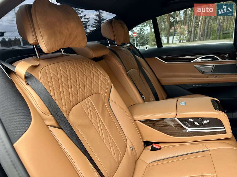 Седан BMW 7 Series 2022 в Києві