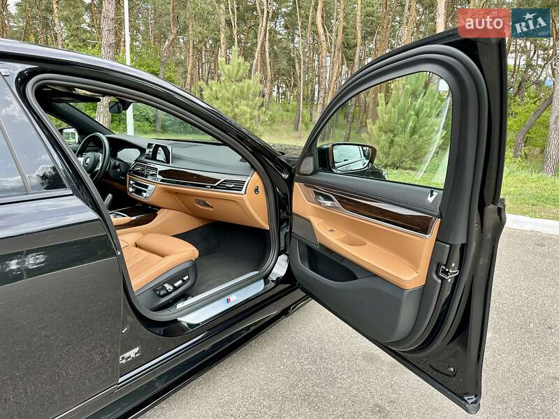 Седан BMW 7 Series 2022 в Києві
