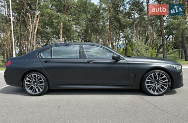 Седан BMW 7 Series 2022 в 