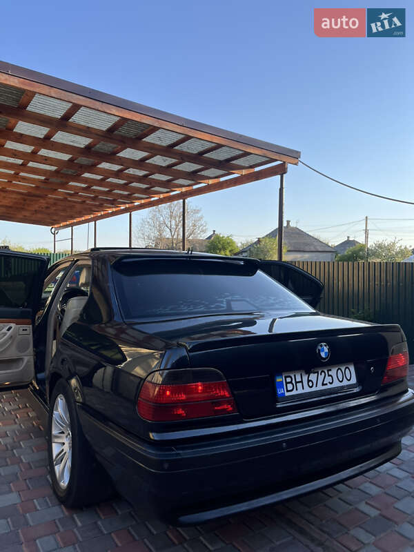 Седан BMW 7 Series 1999 в Килии