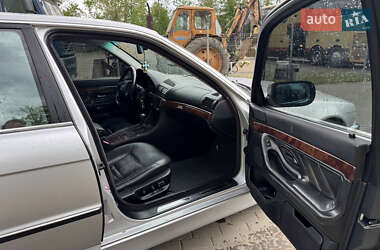 Седан BMW 7 Series 2001 в 