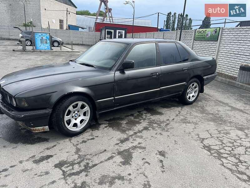Седан BMW 7 Series 1992 в Чернигове
