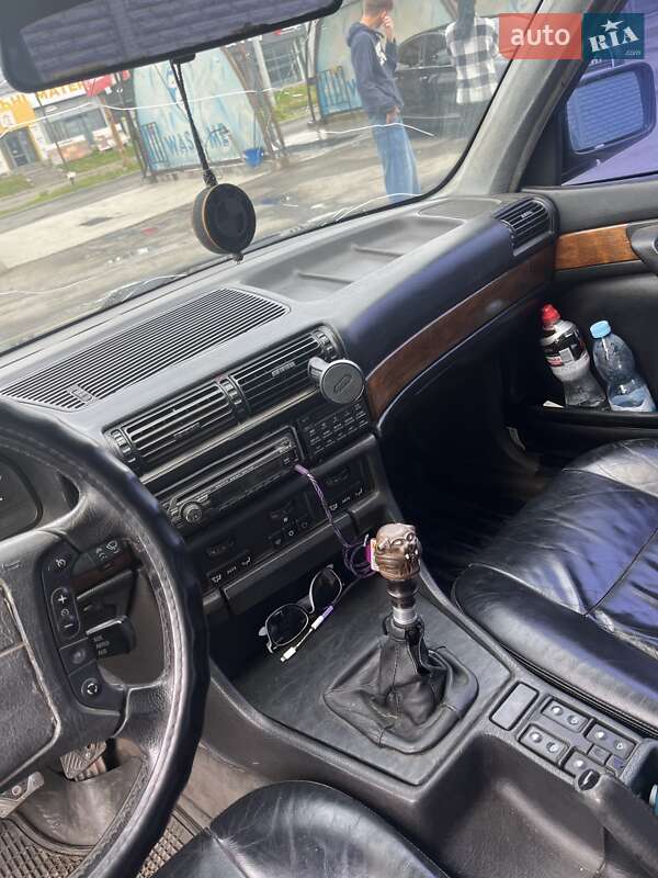 Седан BMW 7 Series 1992 в Чернигове