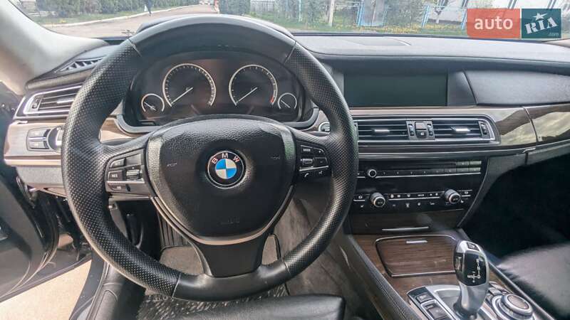 Седан BMW 7 Series 2010 в Ровно