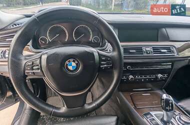 Седан BMW 7 Series 2010 в 