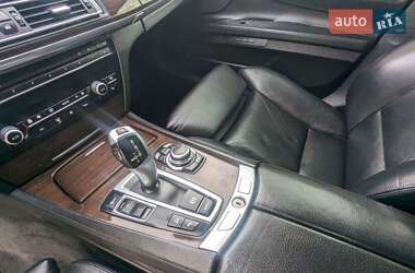 Седан BMW 7 Series 2010 в 