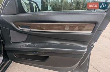 Седан BMW 7 Series 2010 в 