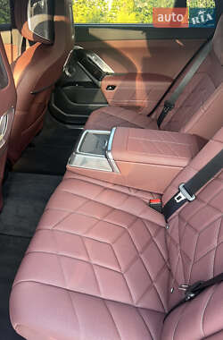 Седан BMW 7 Series 2024 в 