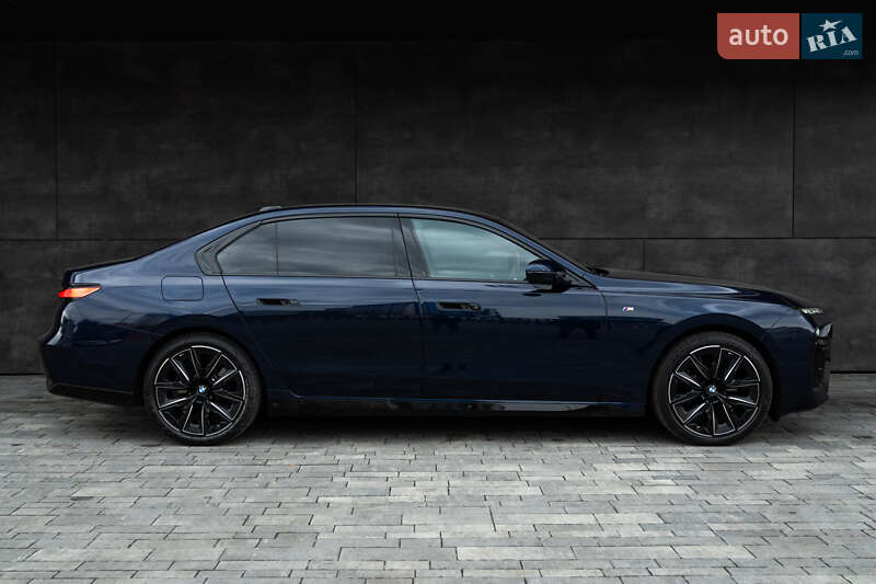 Седан BMW 7 Series 2023 в Києві