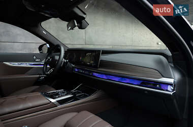 Седан BMW 7 Series 2023 в 