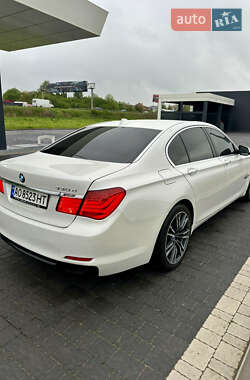 Седан BMW 7 Series 2011 в 