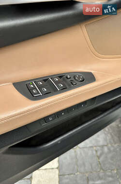 Седан BMW 7 Series 2011 в 