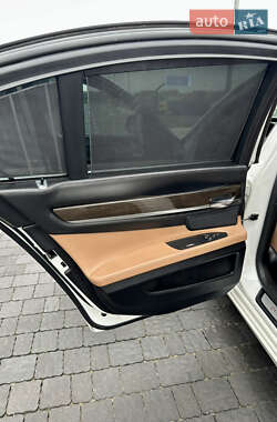 Седан BMW 7 Series 2011 в 
