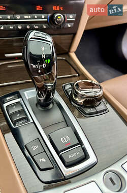 Седан BMW 7 Series 2011 в 