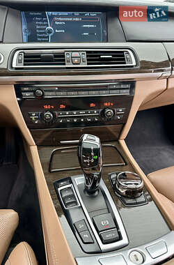 Седан BMW 7 Series 2011 в 