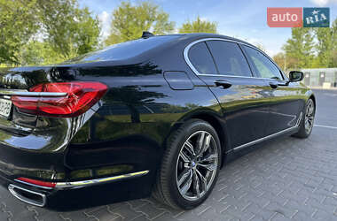 Седан BMW 7 Series 2016 в 