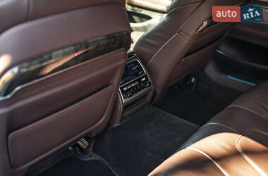 Седан BMW 7 Series 2018 в 