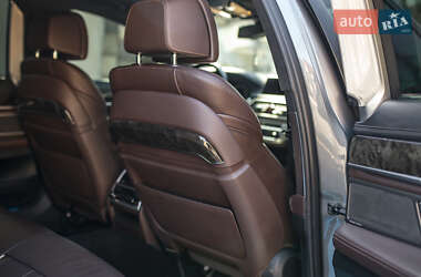 Седан BMW 7 Series 2018 в 