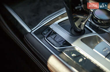 Седан BMW 7 Series 2018 в 