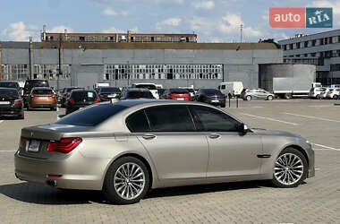 Седан BMW 7 Series 2010 в 