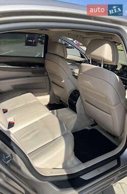 Седан BMW 7 Series 2010 в 