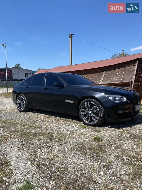 Седан BMW 7 Series 2010 в 