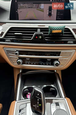 Седан BMW 7 Series 2019 в 