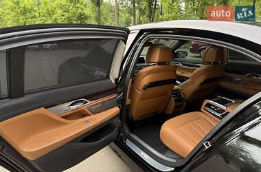 Седан BMW 7 Series 2021 в 