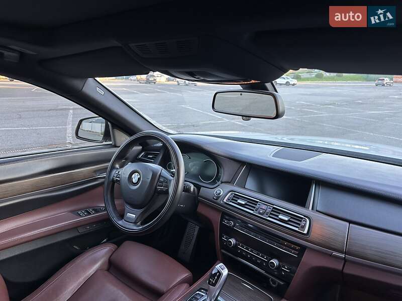 Седан BMW 7 Series 2015 в Ужгороде