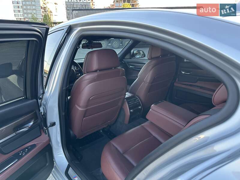 Седан BMW 7 Series 2015 в Ужгороде