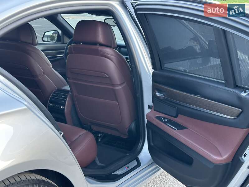 Седан BMW 7 Series 2015 в Ужгороде
