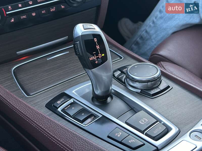 Седан BMW 7 Series 2015 в Ужгороде