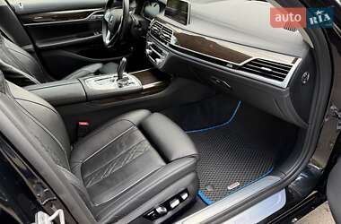 Седан BMW 7 Series 2018 в 
