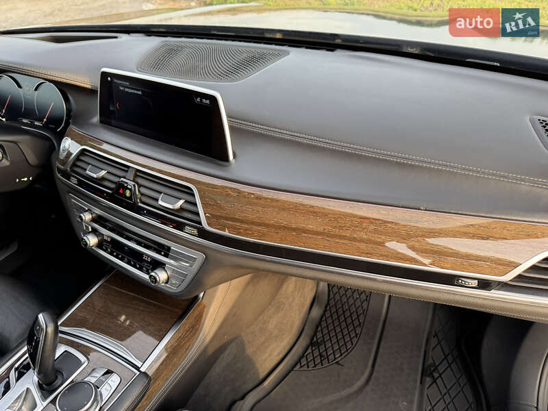 Седан BMW 7 Series 2015 в Вінниці