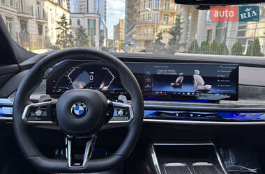 Седан BMW 7 Series 2023 в 