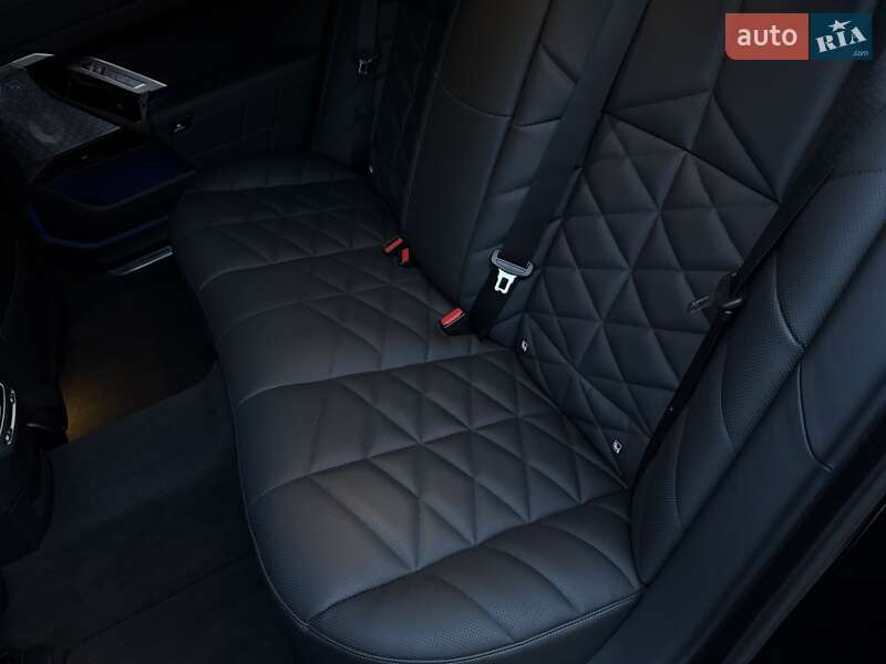 Седан BMW 7 Series 2024 в Киеве