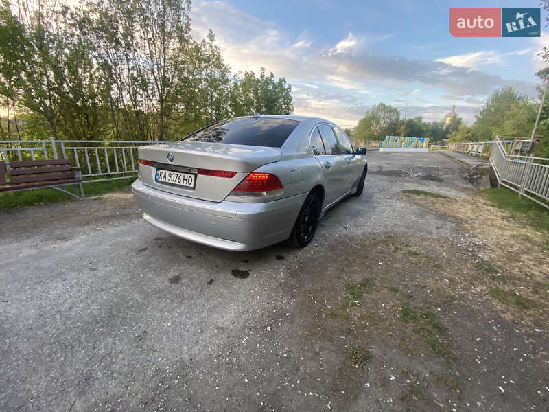 Седан BMW 7 Series 2002 в Корце