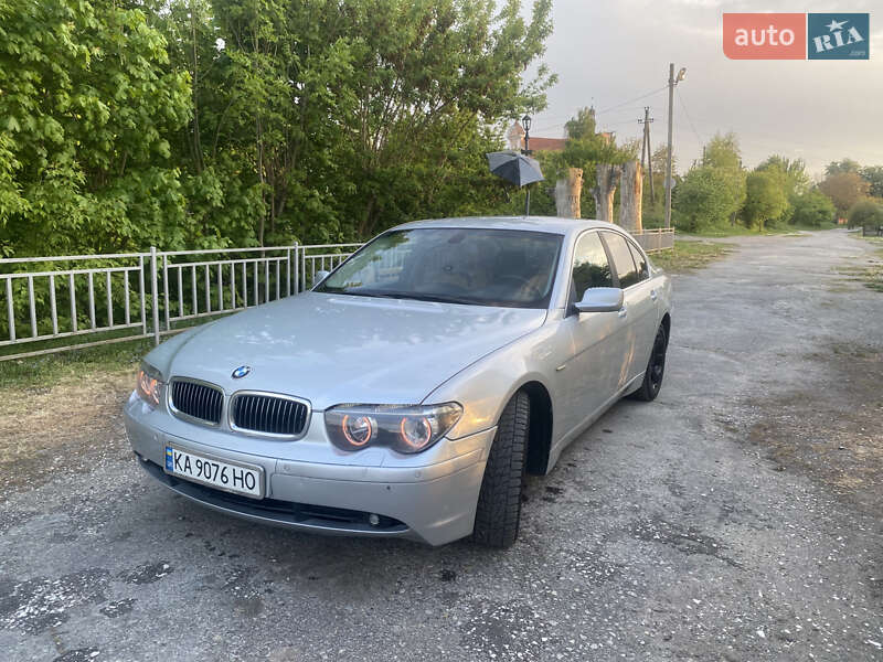 Седан BMW 7 Series 2002 в Корце