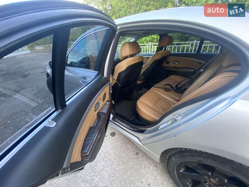 Седан BMW 7 Series 2002 в Корце