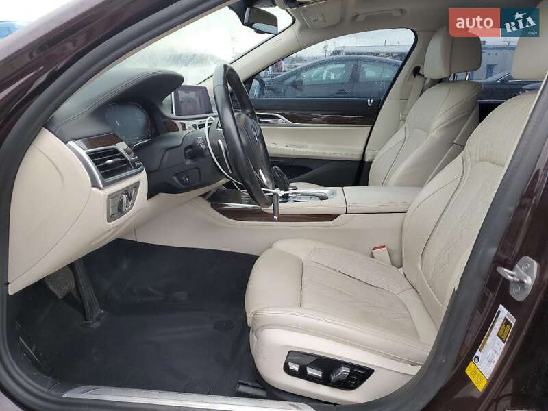 Седан BMW 7 Series 2019 в Львове