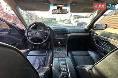 Седан BMW 7 Series 2000 в 